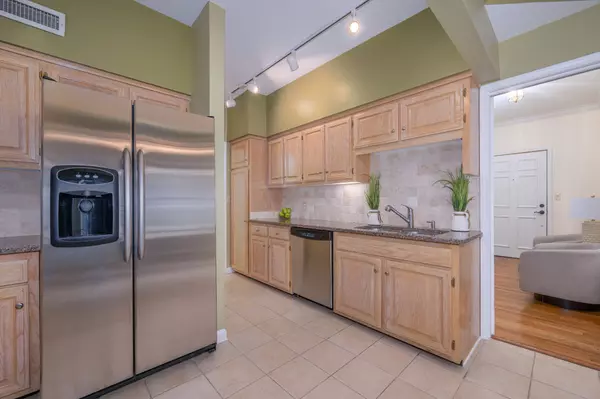 Nashville, TN 37205,3818 West End Ave #204