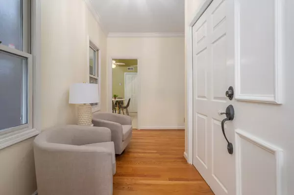 Nashville, TN 37205,3818 West End Ave #204