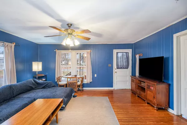 Wartrace, TN 37183,112 Main St #W