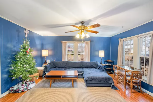 Wartrace, TN 37183,112 Main St #W