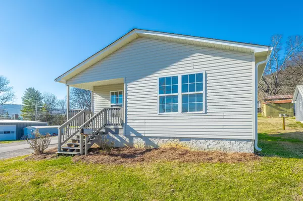 South Pittsburg, TN 37380,1318 S Cedar Ave