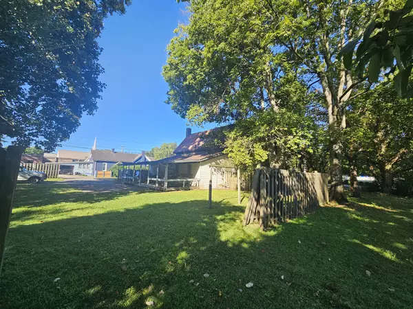 Cowan, TN 37318,102 Cowan St #W