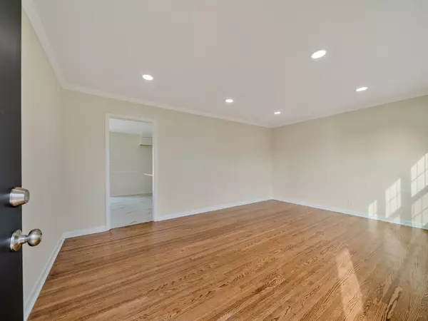 Clarksville, TN 37043,204 Kingswood Dr