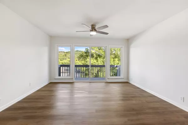 Nashville, TN 37205,21 Vaughns Gap Rd #105