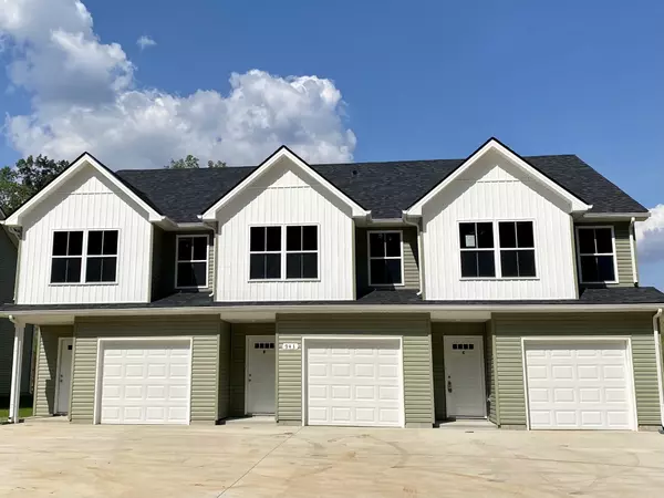 Clarksville, TN 37042,943 Center Rd #A