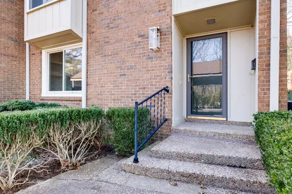 Nashville, TN 37205,6916 Highland Park Dr