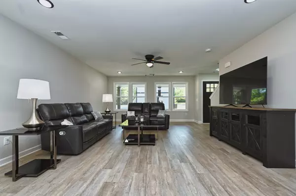 Gallatin, TN 37066,146 N Trigg Ave #120