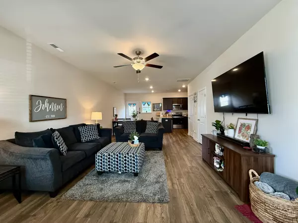 La Vergne, TN 37086,8074 Logan Dr