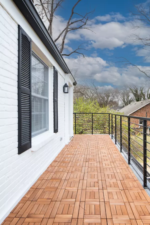 Nashville, TN 37205,203 Leake Ave #A