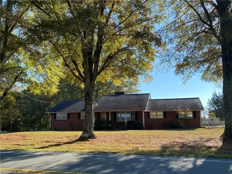 5049 NC Highway 66 S, King, NC 27021