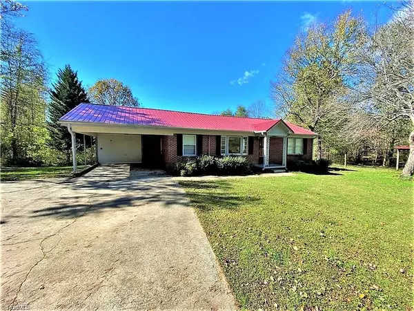 5211 US Highway 220 N, Summerfield, NC 27358