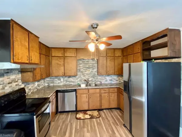 Ararat, NC 27007,2020 Ararat RD