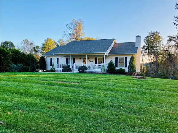 303 Turnwood LN, Millers Creek, NC 28651