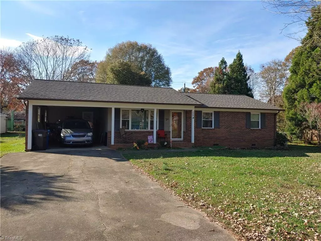 Yadkinville, NC 27055,129 Hinshaw ST