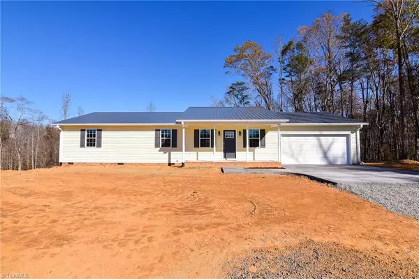 1117 Mahaney LN, Yadkinville, NC 27055