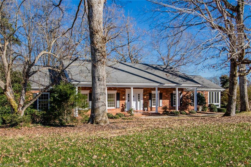 1114 Brookwood DR, Wilkesboro, NC 28697