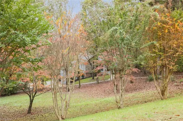 Oak Ridge, NC 27310,4917 Golden Oaks DR