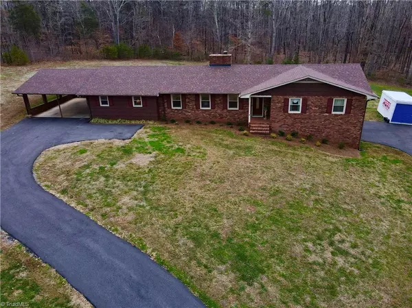 1133 Boulder RD, Yadkinville, NC 27055