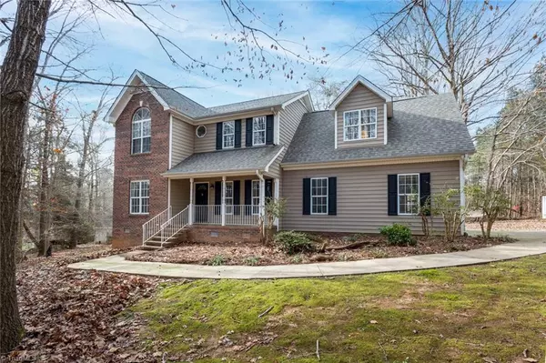 8201 S Scamper Grey CT, Summerfield, NC 27358