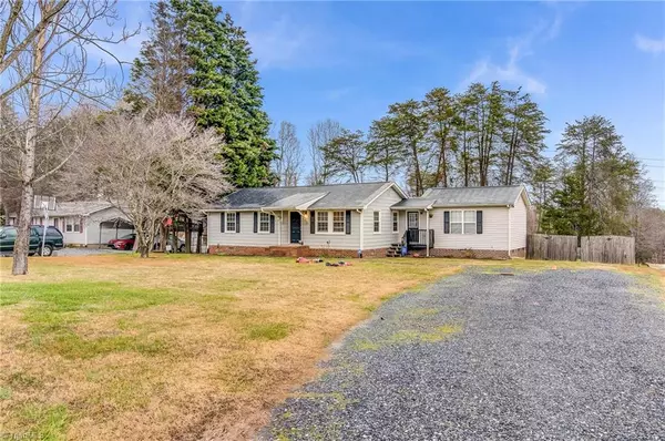 8300 Spotswood RD, Summerfield, NC 27358