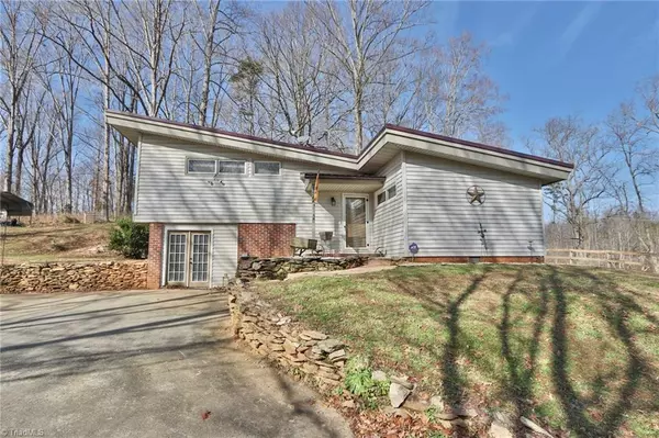 Yadkinville, NC 27055,1544 McKinley RD