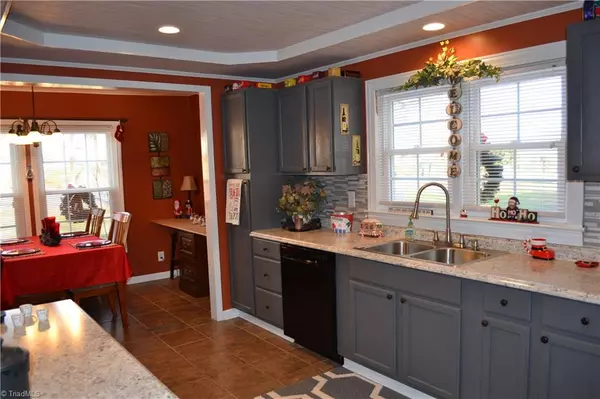 Mayodan, NC 27027,607 Roach ST