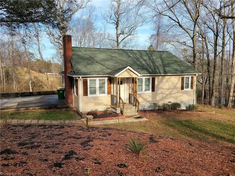 527 W 52 BYP, Pilot Mountain, NC 27041