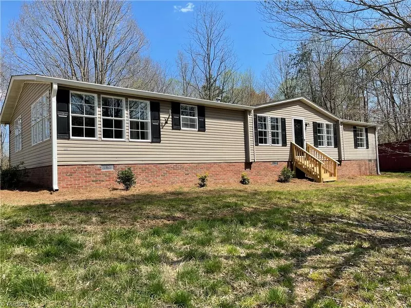 1135 Deer Chase RD, Madison, NC 27025