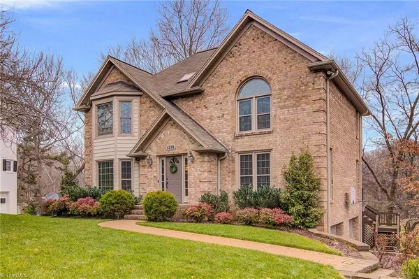 4208 Redwing CIR, Winston Salem, NC 27106