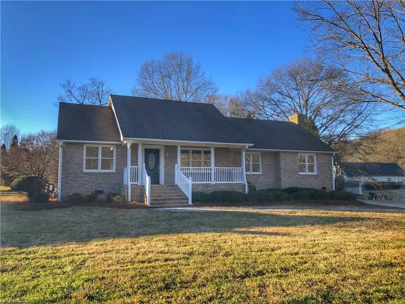 504 N 10th AVE, Mayodan, NC 27027