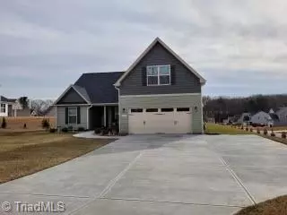 105 Ascender DR, King, NC 27021