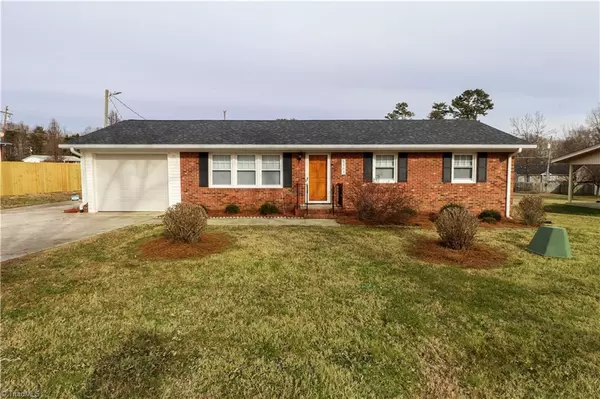 6403 Mid Pine CT, Pleasant Garden, NC 27313