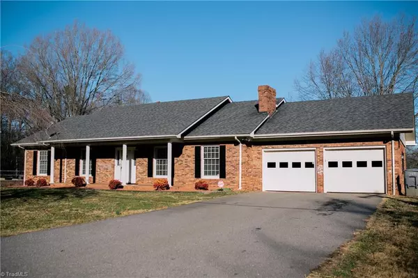 1692 Pads RD, North Wilkesboro, NC 28659