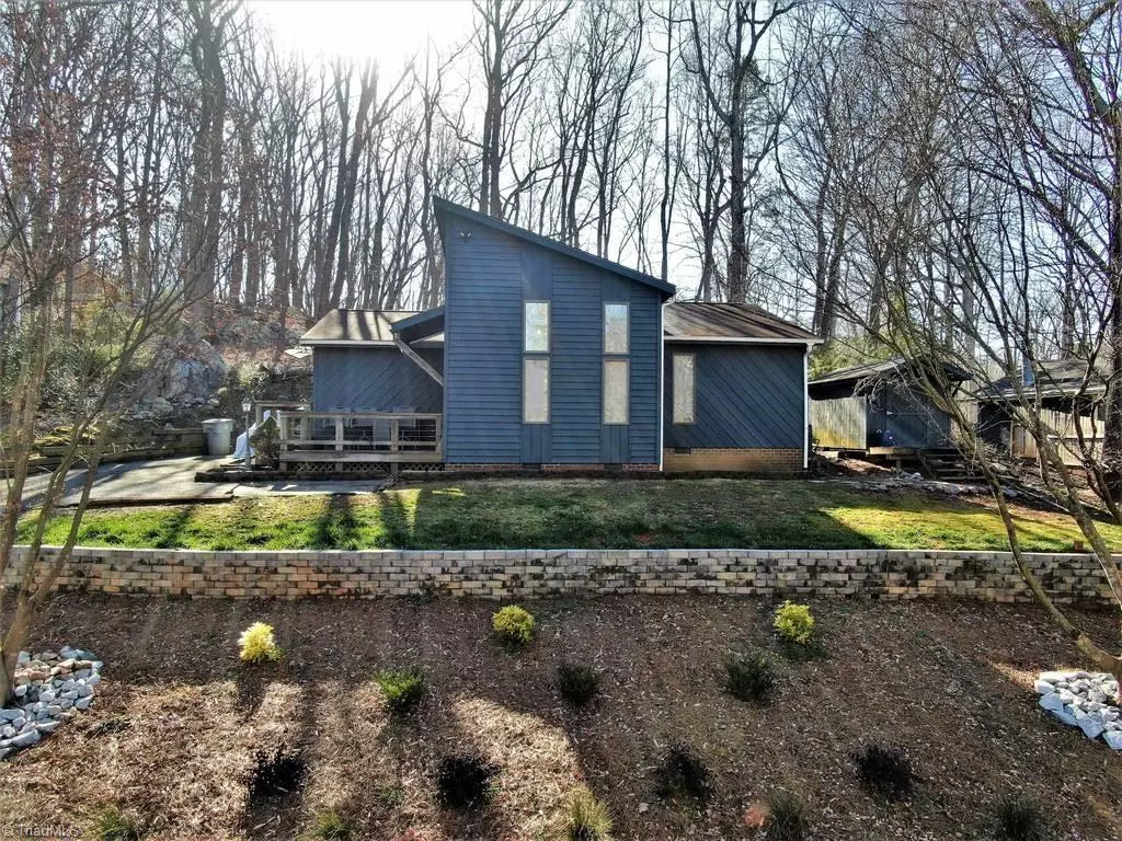 Asheboro, NC 27205,975 Amity RD