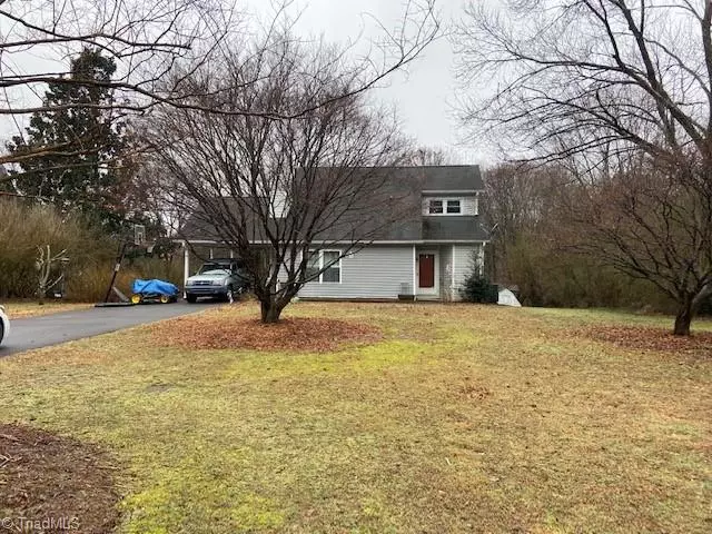 Tobaccoville, NC 27050,5305 Crown Point DR