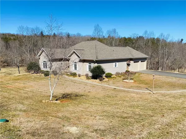 Lowgap, NC 27024,169 Twin Rocks LN