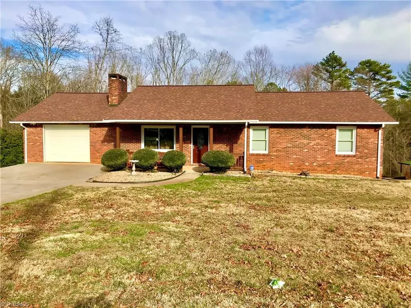 544 Three Oaks DR, Hays, NC 28635