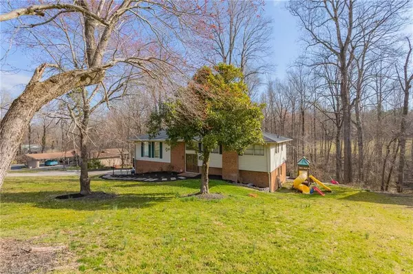 60 Cub DR, Thomasville, NC 27360