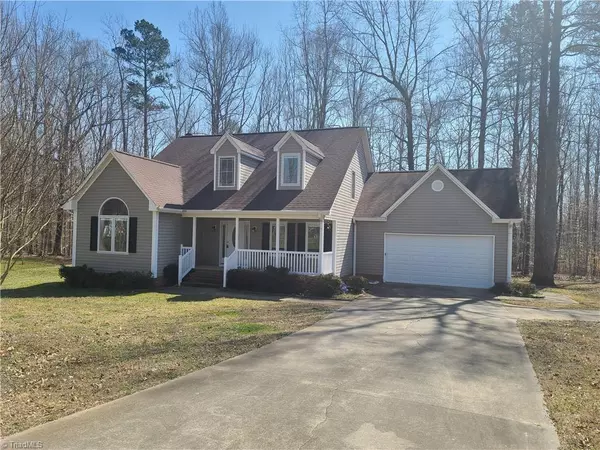 5903 Evelyn LN, Pleasant Garden, NC 27313