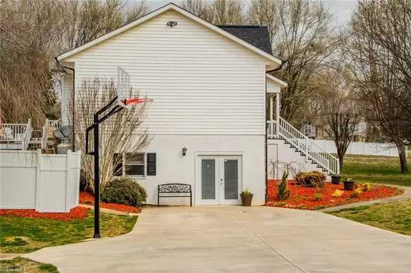 Millers Creek, NC 28651,218 Meadow DR