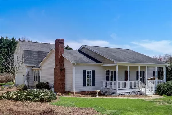 7528 Strawberry RD, Summerfield, NC 27358