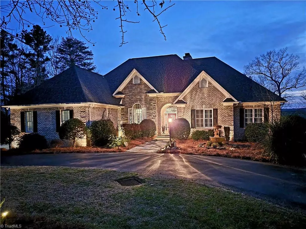 New London, NC 28127,114 Water View CT