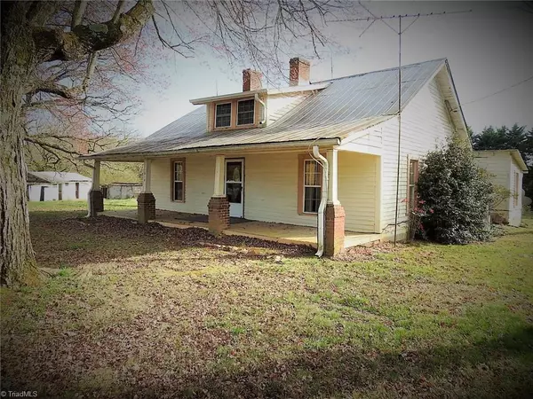 614 E Main ST, Boonville, NC 27011