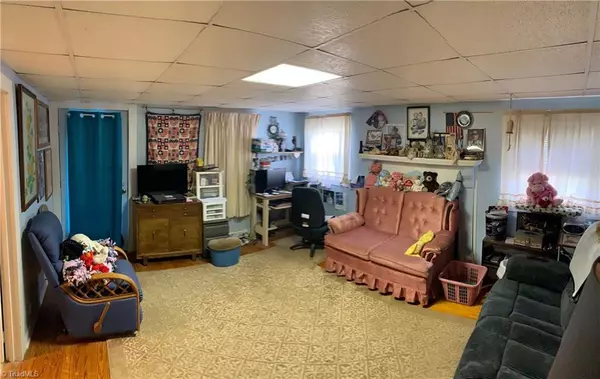 Ramseur, NC 27316,506 Coleridge RD