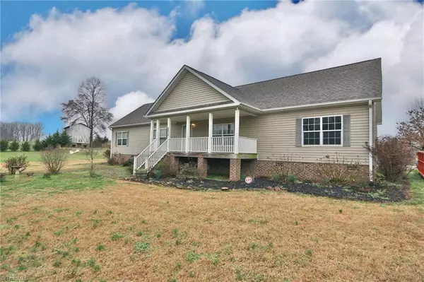 5913 US Highway 601, Yadkinville, NC 27055