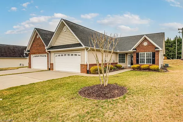 King, NC 27021,121 Brae Ridge LN