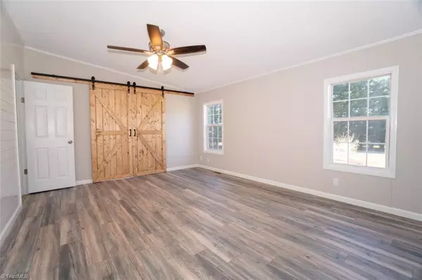 Hamptonville, NC 27020,5716 Rena RD