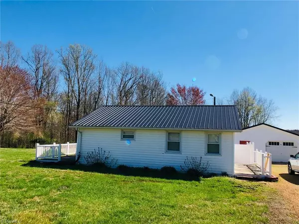 7276 Wilkes Yadkin RD, Hamptonville, NC 27020