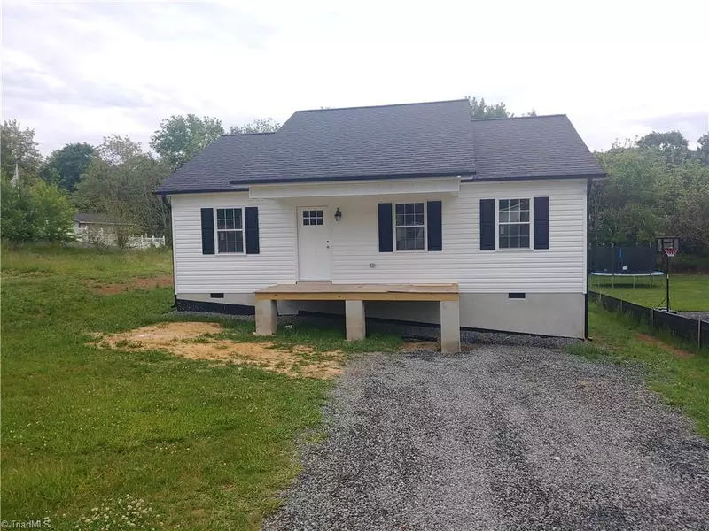 315 N 3rd AVE, Mayodan, NC 27027