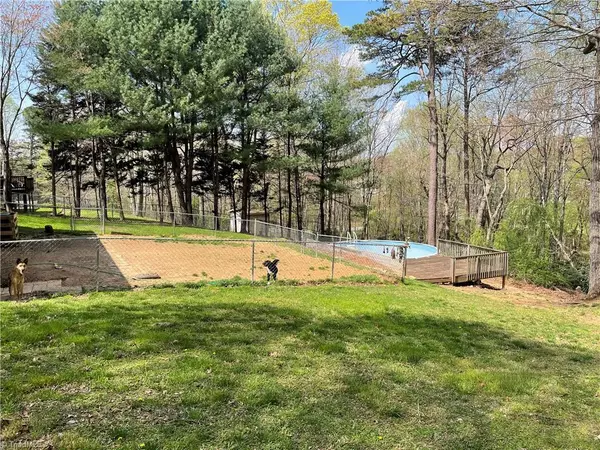 Mount Airy, NC 27030,209 Lynnewood DR